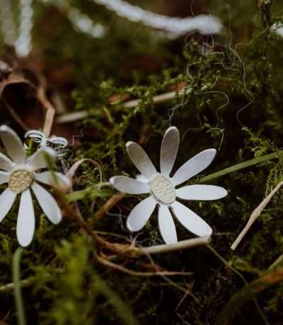 daisy earrings main